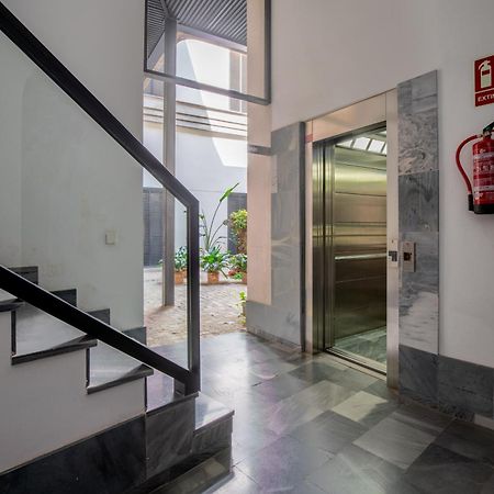Ry Aparcamiento Incluido Junto A Catedral Ideal Parejas Σεβίλλη Εξωτερικό φωτογραφία